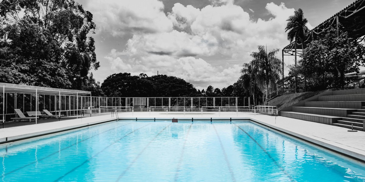 Top Features to Include in Your New Swimming Pool Design