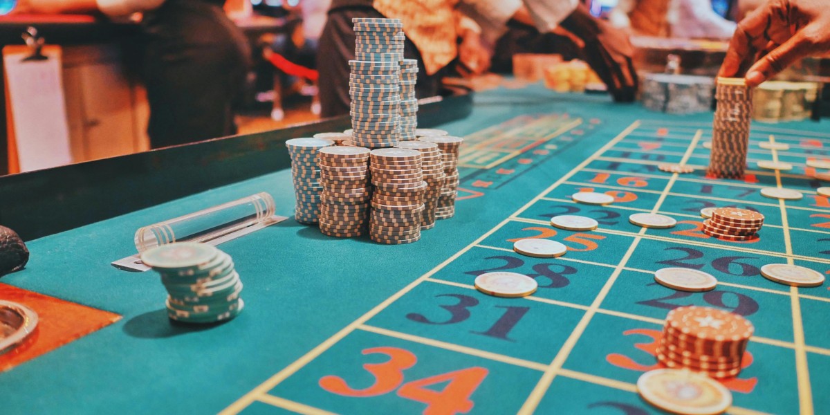 Venture Capital for SMEs: Opportunities, Risks, and Strategies