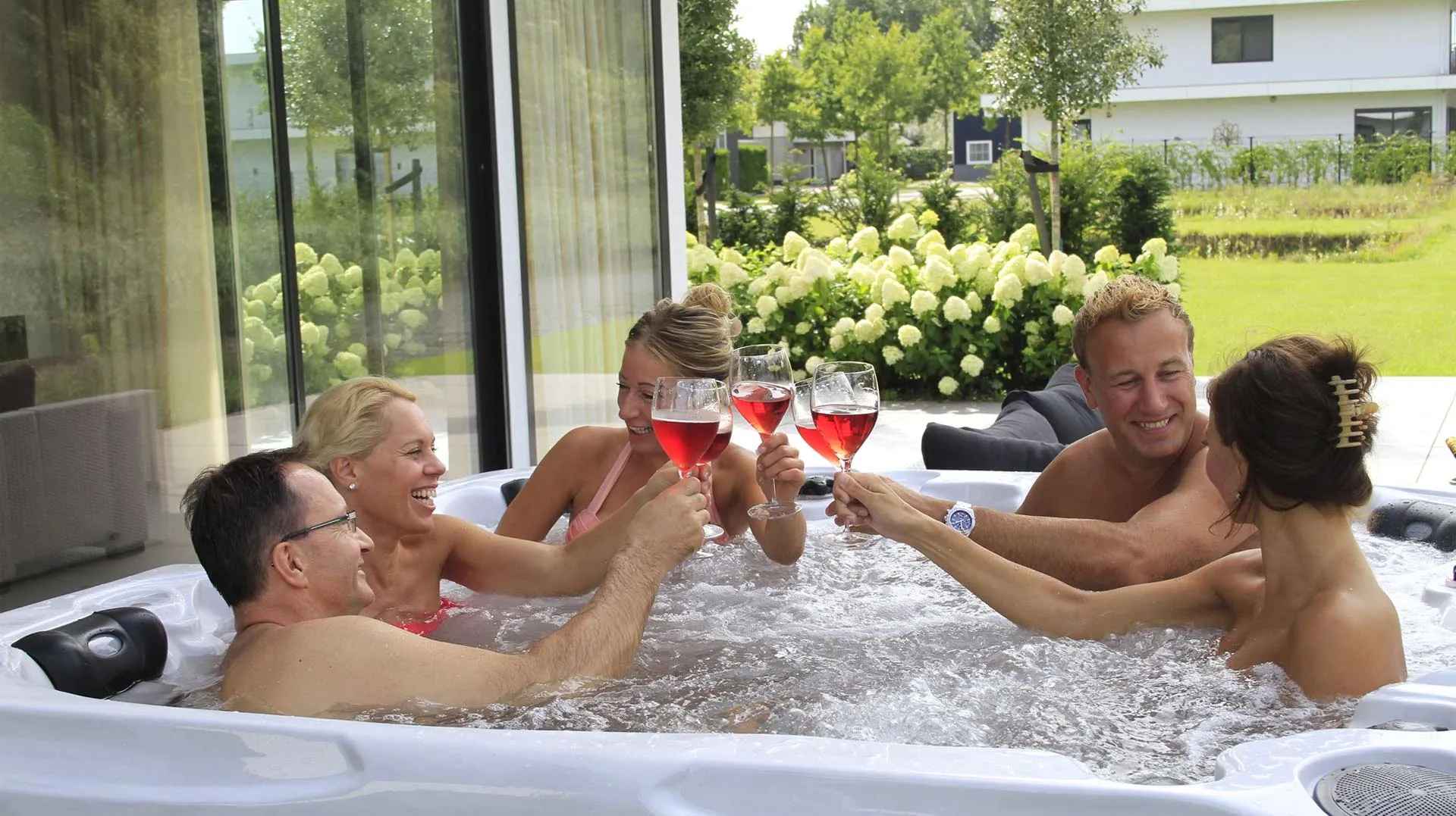 Choosing the Best Spa Pools in NZ – BigBizStuff