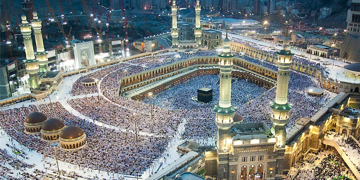 July Umrah Packages: Your Spiritual Journey in the Heart of Summer