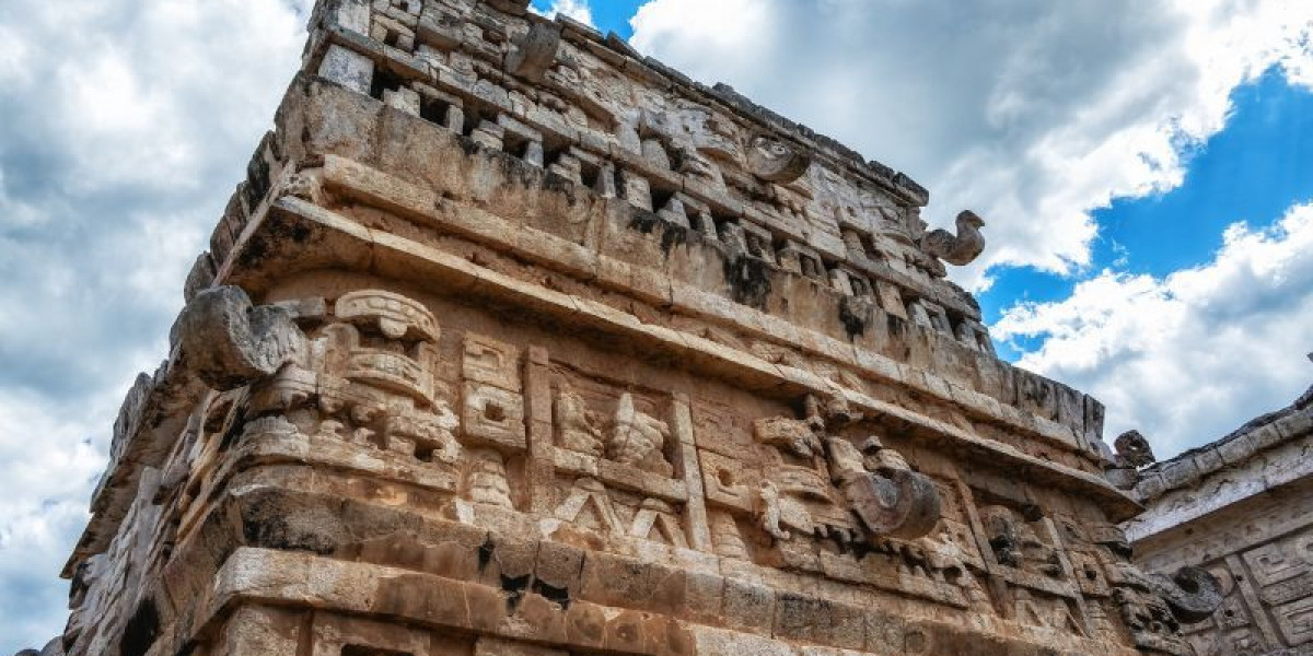 Travel Safety and Cultural Etiquette in Mexico