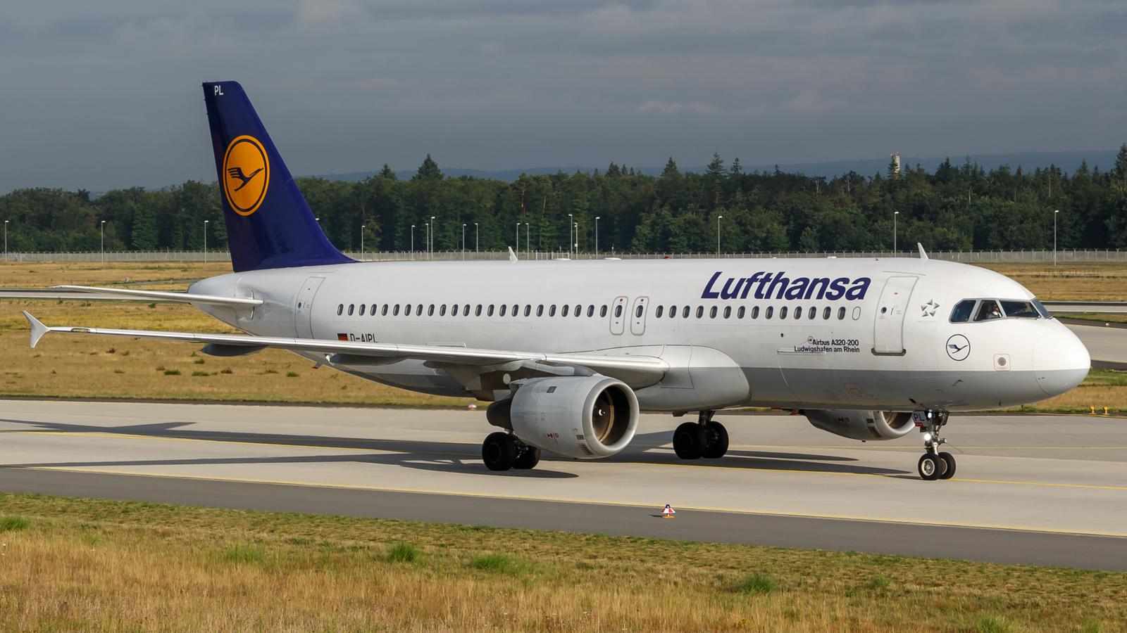 Cómo volver a reservar un vuelo en Lufthansa?