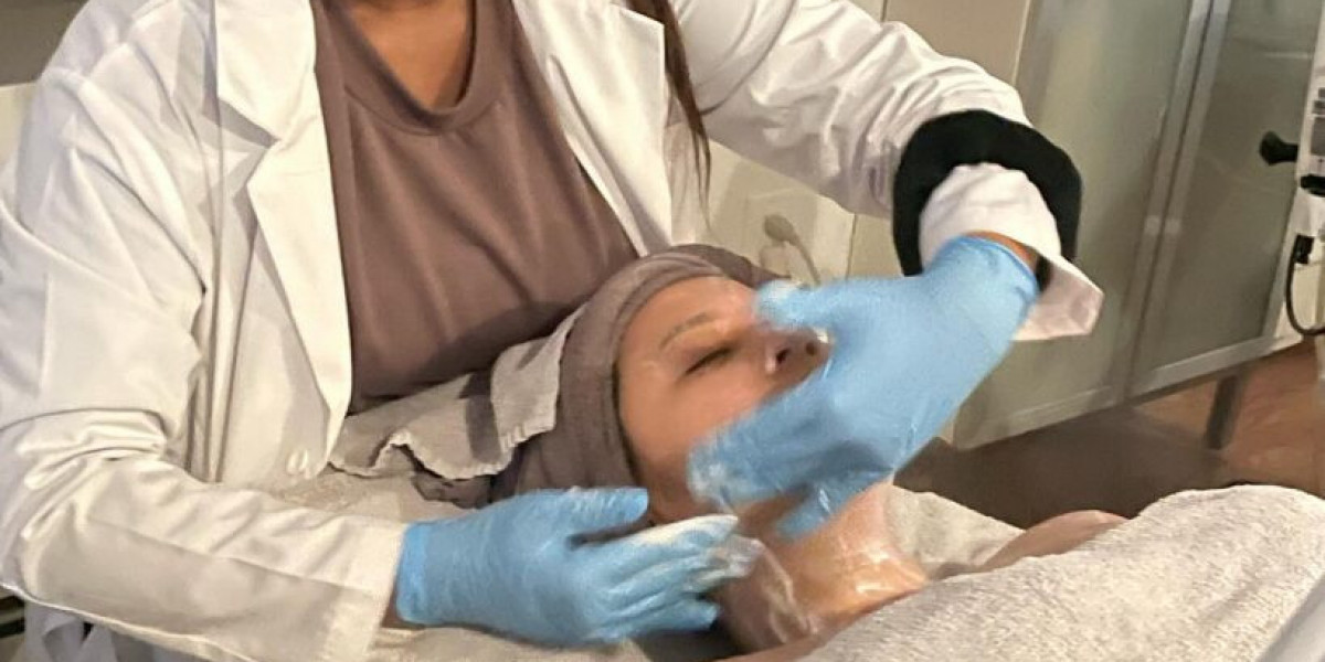 Beauty Technician Training in NY: Start Your Career in the Beauty Industry