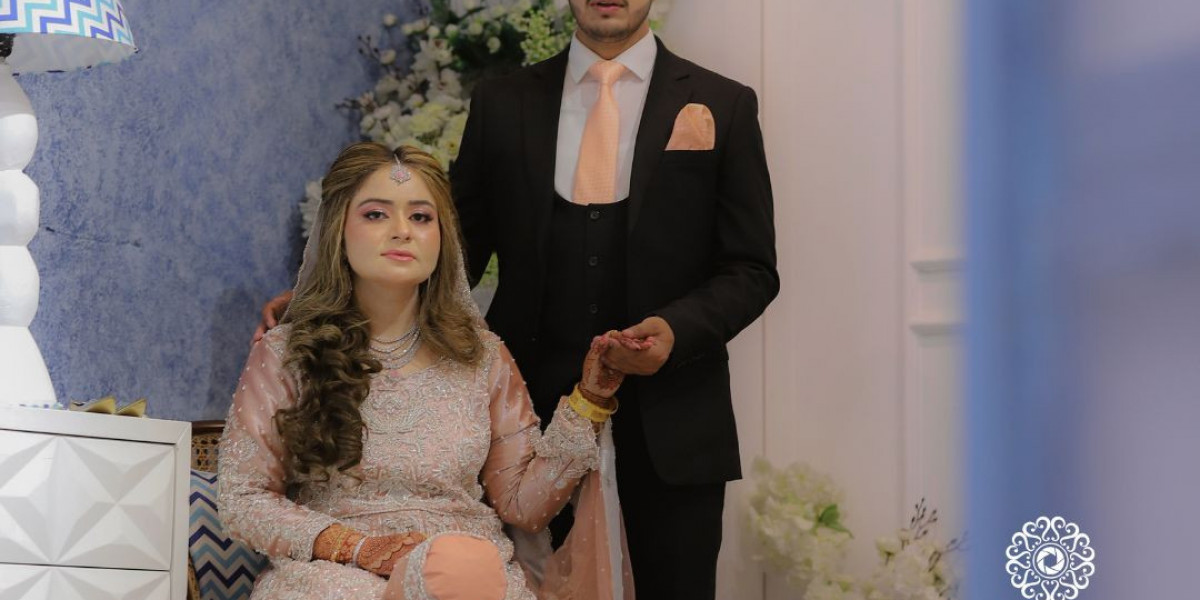 Couple Indoor Shoot | Cam Studio Photography