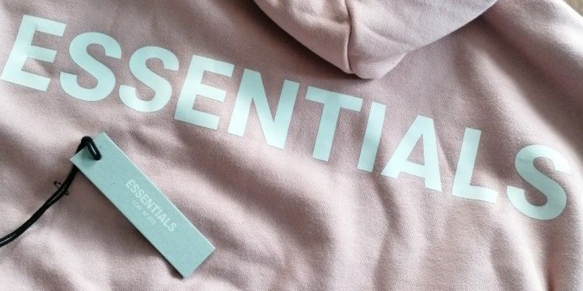 Essential Hoodie – Stay Cozy While Looking Effortlessly Cool