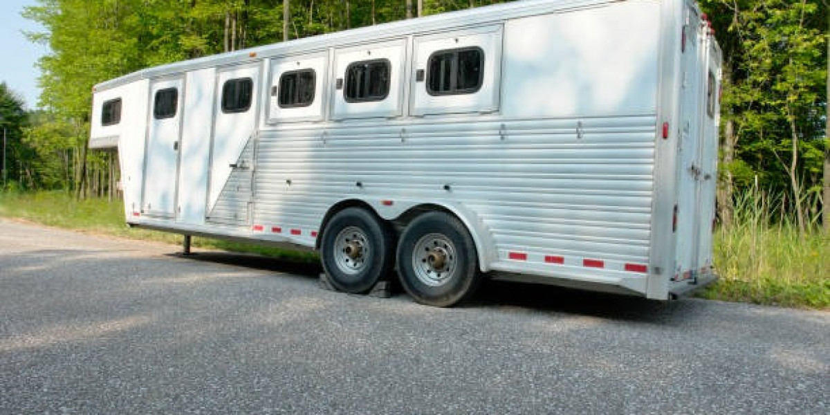 How Modern Horse Trailers Improve Horse Transport