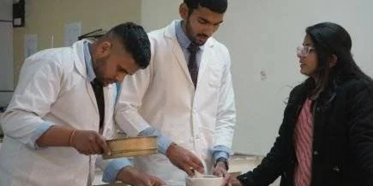 How Internships Boost Your Career During D. Pharma?