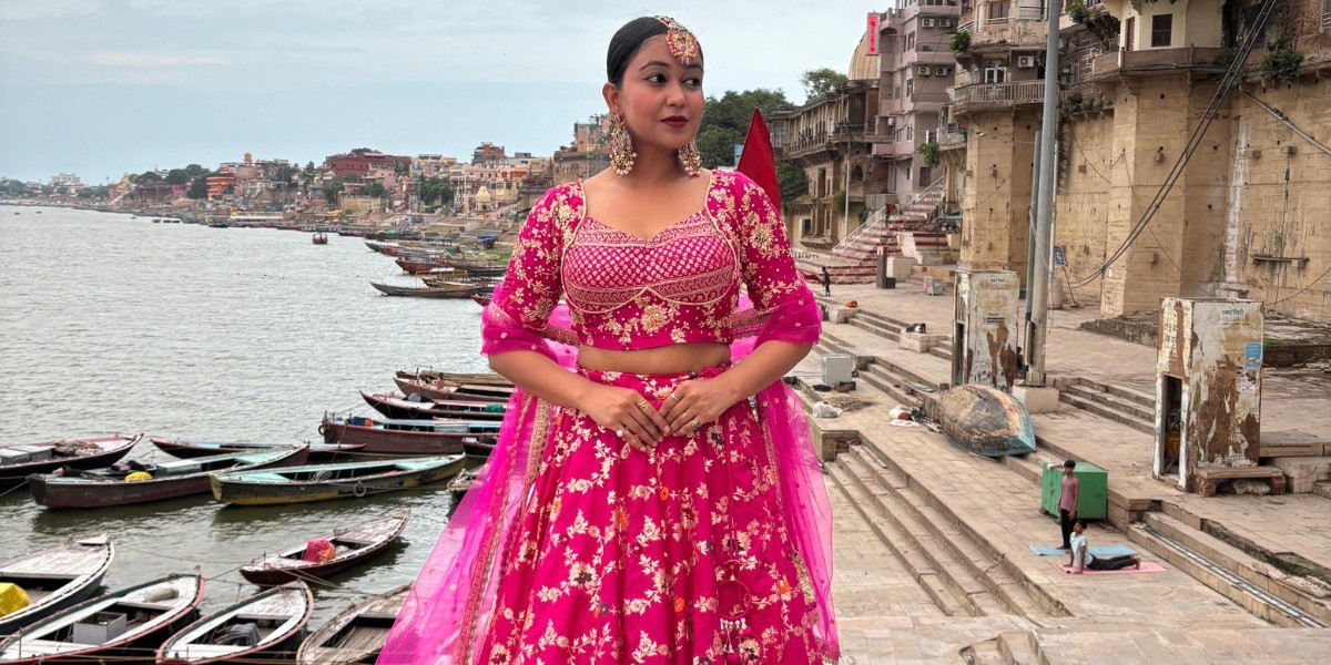 High-Fashion Textures: Mastering Jackets, Sculpted Gowns, and Designer Blouses