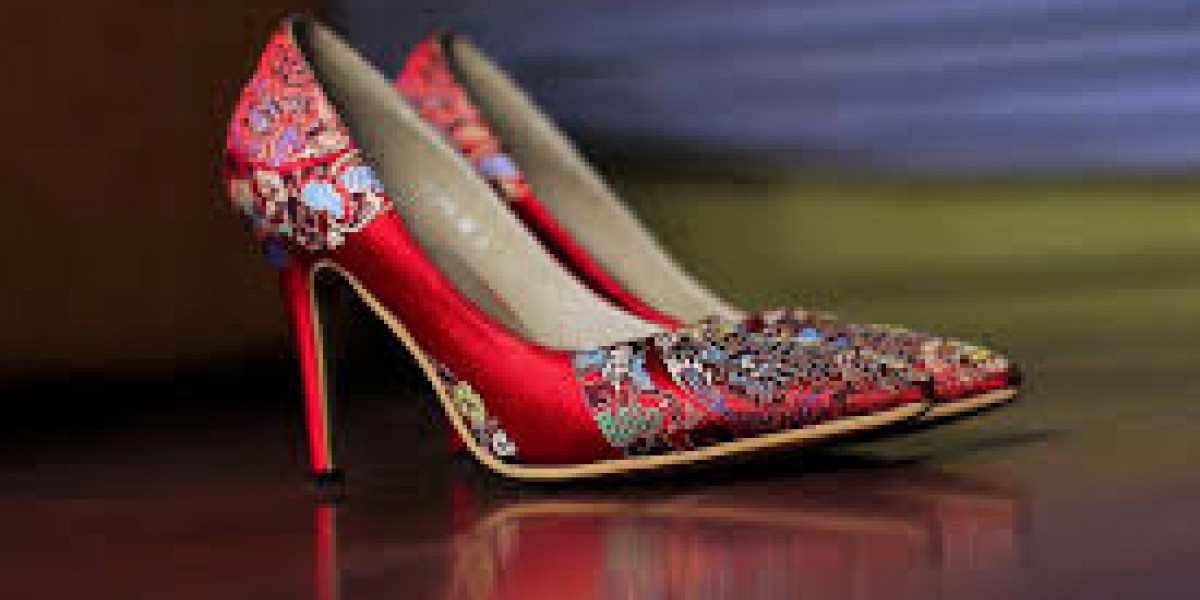 How Ladies Shoe Suppliers and Wholesale Distributors Are Changing Inventory in 2025