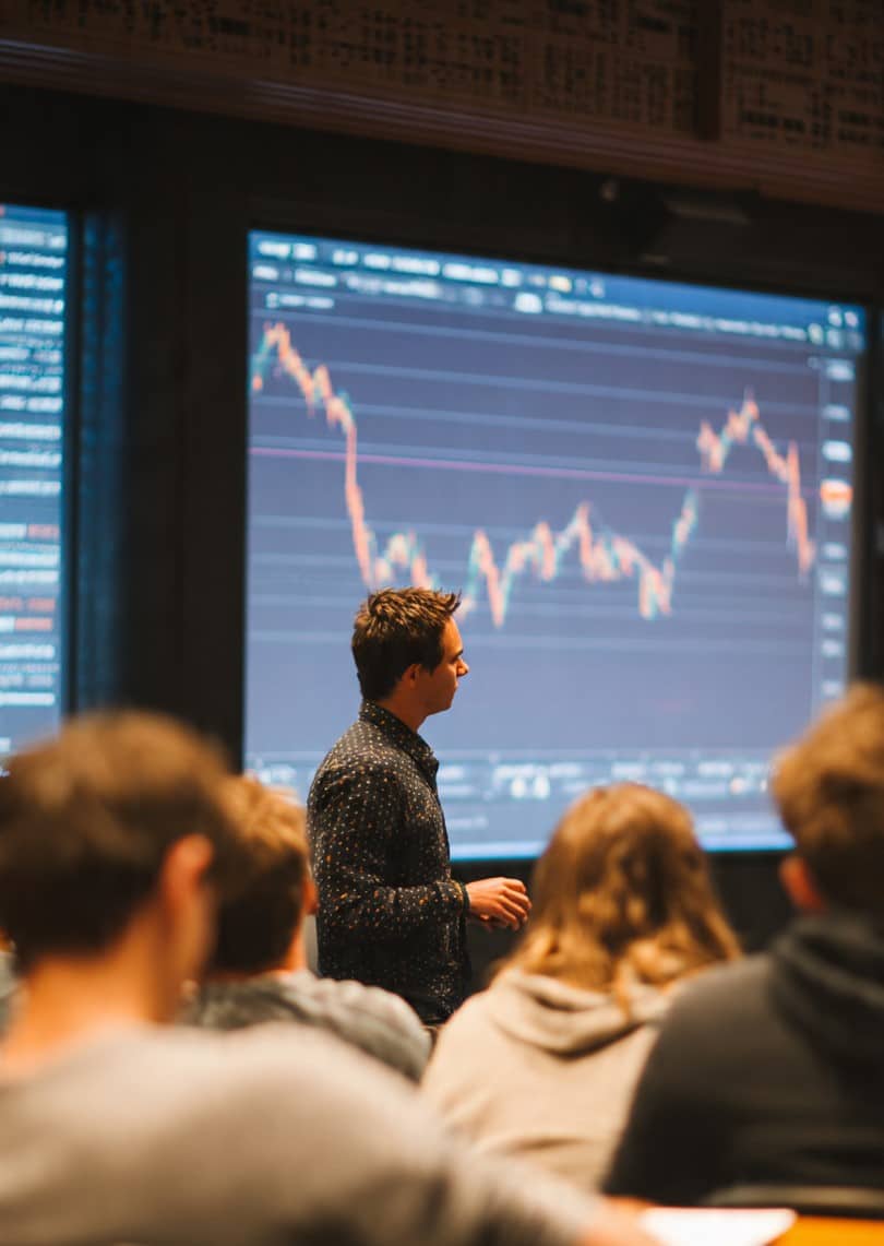 Stock Market Education & Share Market Course in Hindi