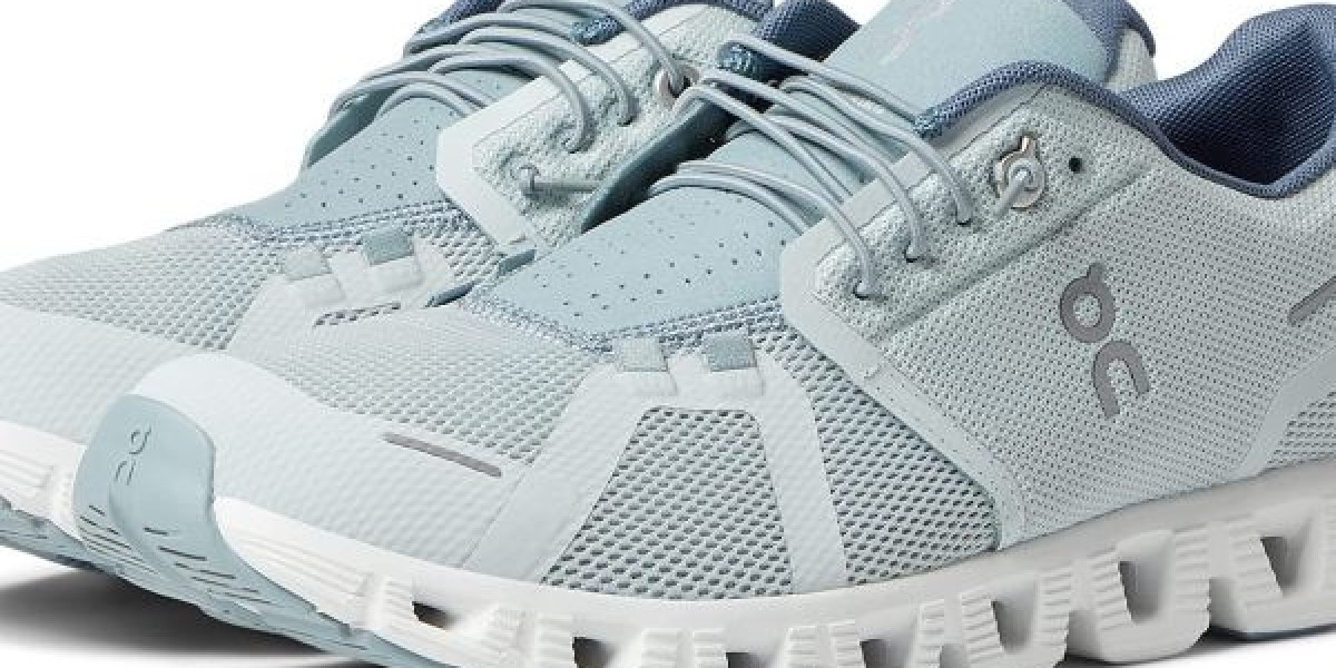 Oncloud Womens: Combine Style, and Comfort with Swiss-Engineered Performance