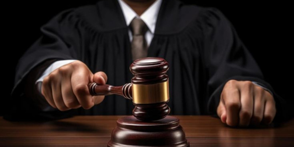 Top Advocate in Delhi for Reliable Legal Support