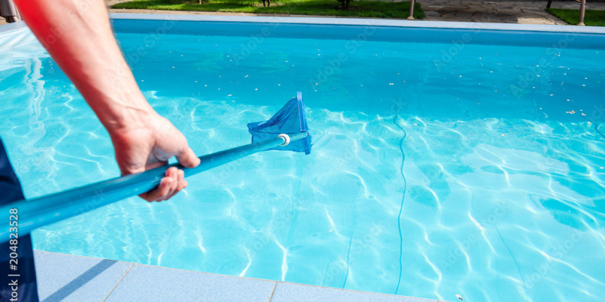 How Can Pool Cleaning Prevent Algae Growth