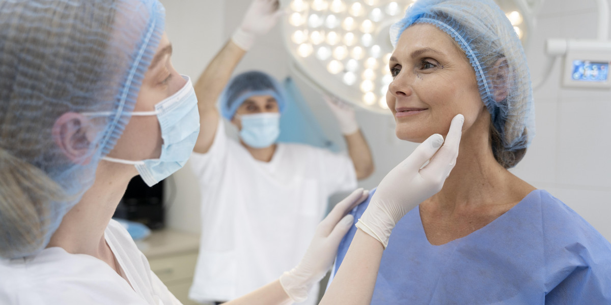 Choosing the Right Cosmetic Surgeon: Red Flags & Green Flags