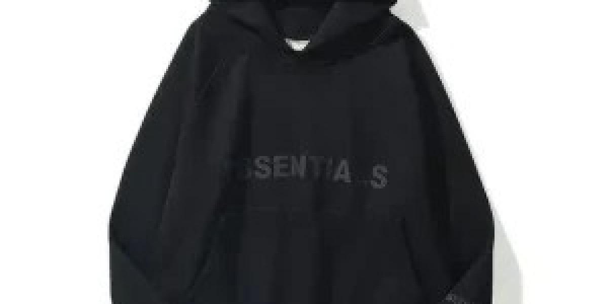 Essentials Clothing: The Modern Uniform Redefining Streetwear in 2026