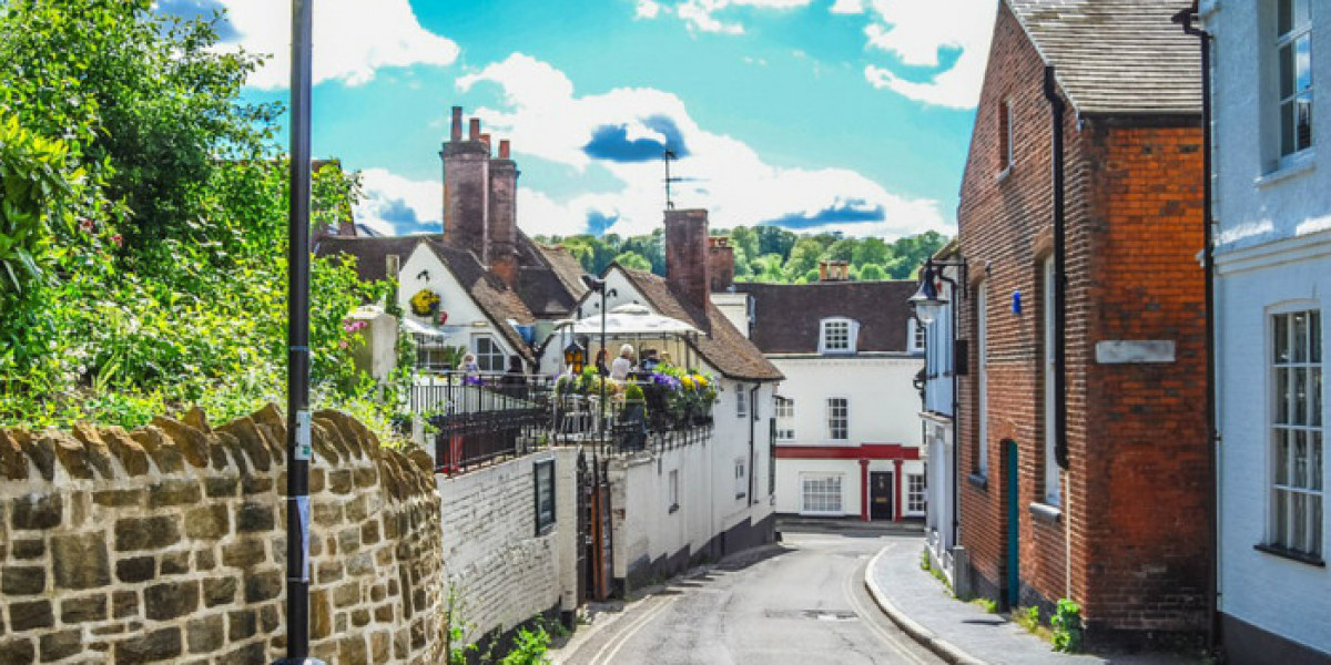 Best Commuter Towns Around London with Expert Moving Company Packing Advice