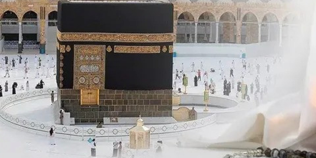 Cheapest Time to Perform Umrah from UK | Expert Tips