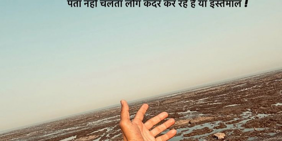 Gulzar Love Shayari in Hindi, Gulzar Shayari on Love in Hindi, and Life Shayari in Hindi