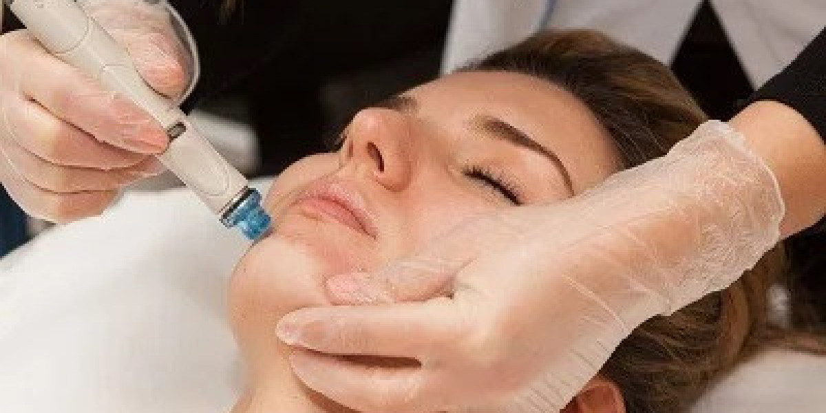 Hydrafacial vs Traditional Facial in Islamabad: Which Gives Better Results?